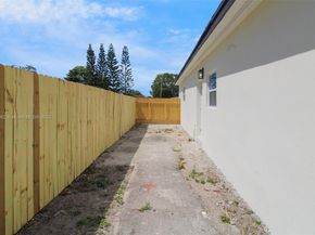 2840 NW 171st St, Miami Gardens FL 33056