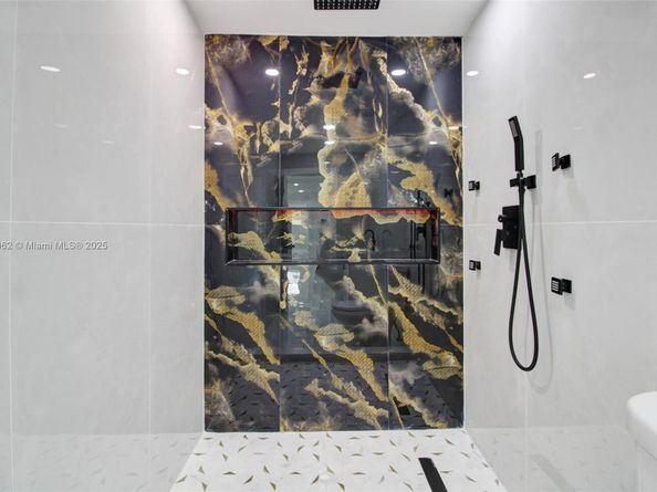 2840 NW 171st St, Miami Gardens FL 33056