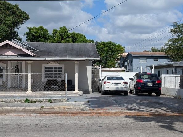 248 SW 18th Ct, Miami FL 33135