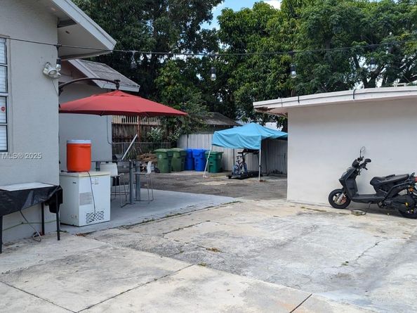 248 SW 18th Ct, Miami FL 33135