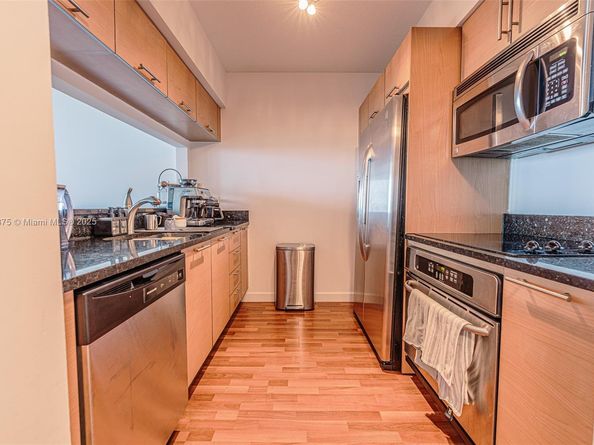 31 SE 5 St 1603, Miami FL 33131