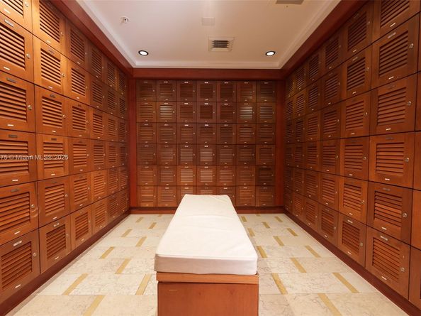 31 SE 5 St 1603, Miami FL 33131