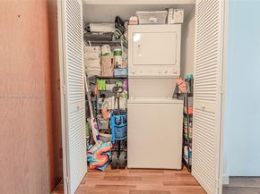 31 SE 5 St 1603, Miami FL 33131
