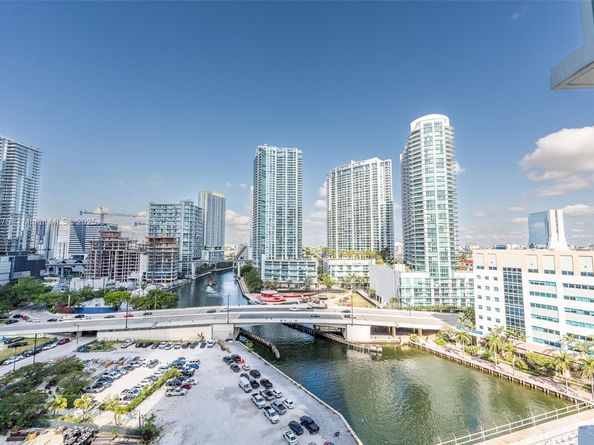 31 SE 5 St 1603, Miami FL 33131