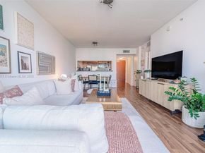 31 SE 5 St 1603, Miami FL 33131