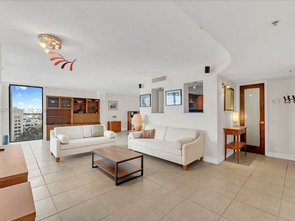 2843 S Bayshore Dr 11C, Miami FL 33133