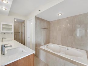 2843 S Bayshore Dr 11C, Miami FL 33133