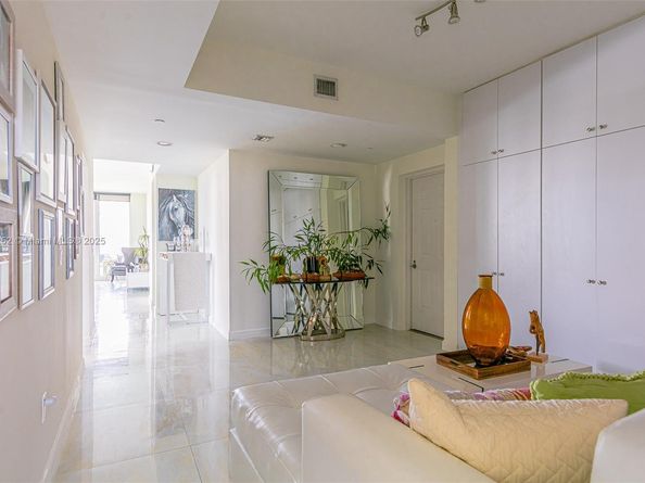 3340 NE 190th St 1101, Aventura FL 33180
