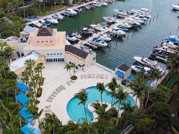 3340 NE 190th St 1101, Aventura FL 33180