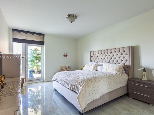 3340 NE 190th St 1101, Aventura FL 33180