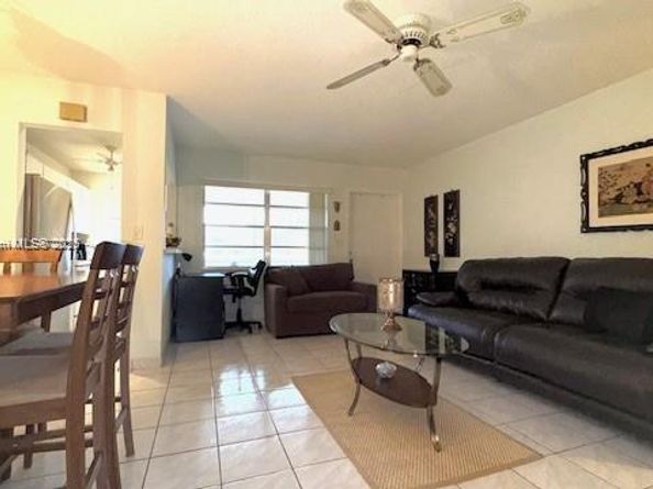 Undisclosed Address #A11829316, Hollywood FL 33021