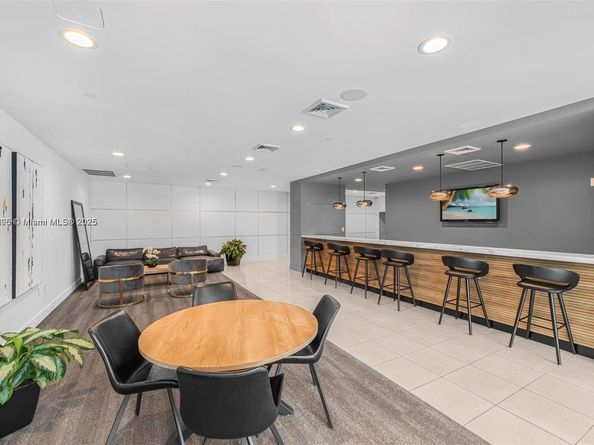 1250 S Miami Ave 2214, Miami FL 33130