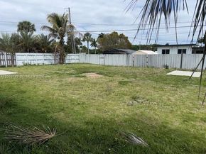 105 NE 17th St, Homestead FL 33030