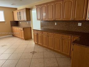 105 NE 17th St, Homestead FL 33030