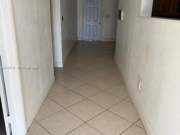 105 NE 17th St, Homestead FL 33030