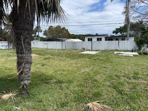 105 NE 17th St, Homestead FL 33030