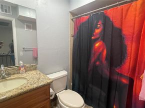 11040 S Lakeview Dr, Pembroke Pines FL 33026