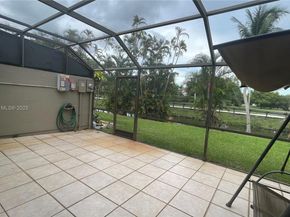 11040 S Lakeview Dr, Pembroke Pines FL 33026