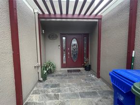 11040 S Lakeview Dr, Pembroke Pines FL 33026