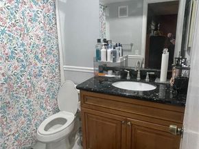 11040 S Lakeview Dr, Pembroke Pines FL 33026