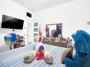 64 SW 15th Ter, Homestead FL 33030