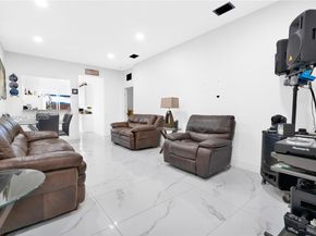 64 SW 15th Ter, Homestead FL 33030