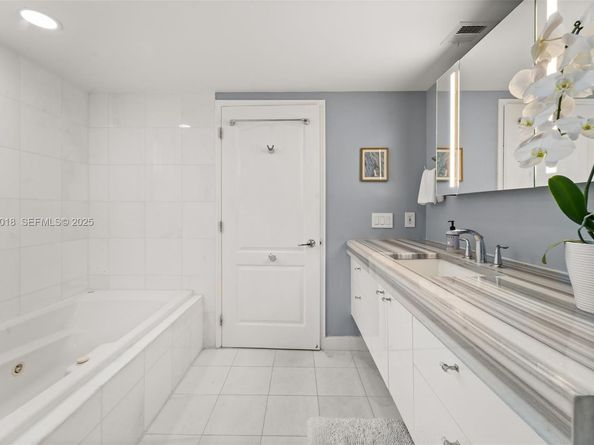 1900 Sunset Harbour Dr 2115, Miami Beach FL 33139