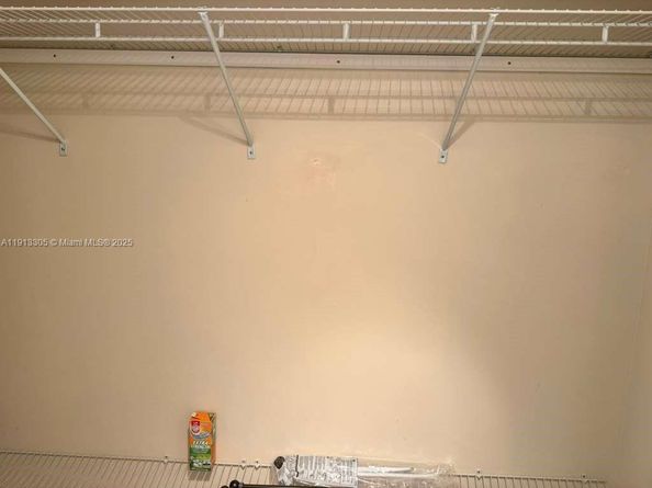 3001 NW 46th Ave 207, Lauderdale Lakes FL 33313