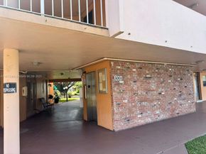 3001 NW 46th Ave 207, Lauderdale Lakes FL 33313