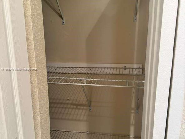 3001 NW 46th Ave 207, Lauderdale Lakes FL 33313