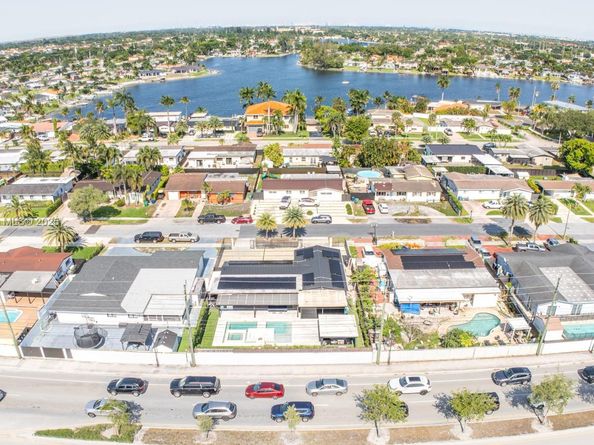 18250 NW 86th Ave, Hialeah FL 33015