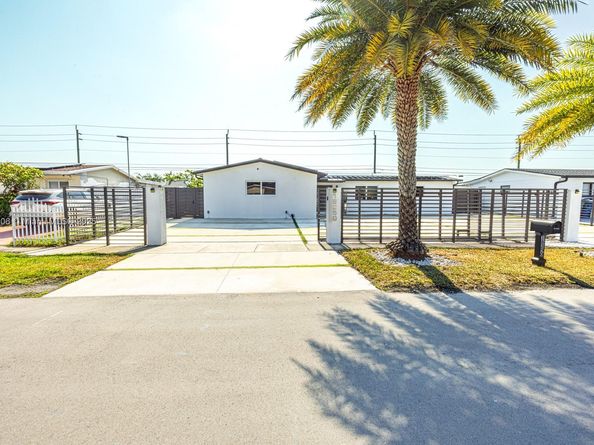 18250 NW 86th Ave, Hialeah FL 33015