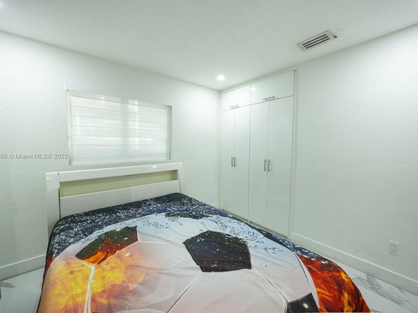 18250 NW 86th Ave, Hialeah FL 33015