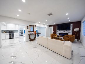 18250 NW 86th Ave, Hialeah FL 33015