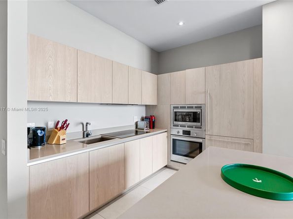 4111 S Ocean Dr 702, Hollywood FL 33019