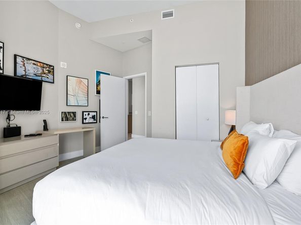 4111 S Ocean Dr 702, Hollywood FL 33019