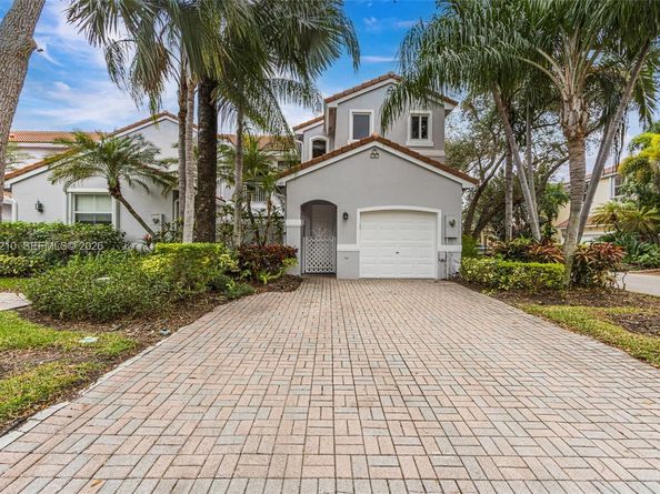 1140 Canella Ln, Hollywood FL 33019