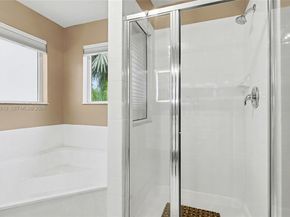 1140 Canella Ln, Hollywood FL 33019