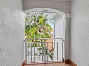 1140 Canella Ln, Hollywood FL 33019