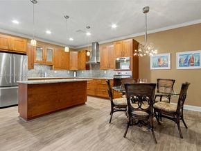 1140 Canella Ln, Hollywood FL 33019