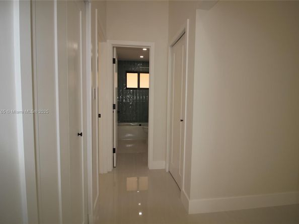 7045 SW 83rd Pl, Miami FL 33143