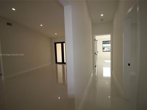 7045 SW 83rd Pl, Miami FL 33143