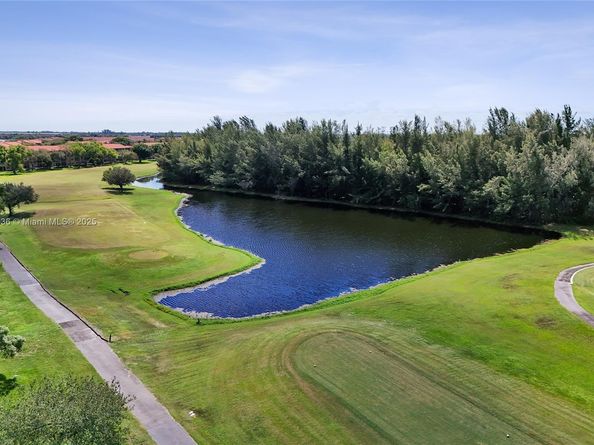 12500 SW 6th St 203N, Pembroke Pines FL 33027