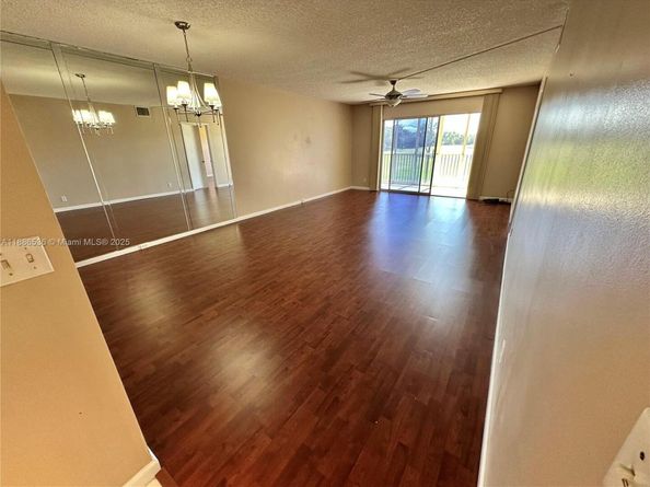 12500 SW 6th St 203N, Pembroke Pines FL 33027