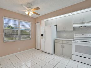 12500 SW 6th St 203N, Pembroke Pines FL 33027