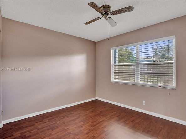 12500 SW 6th St 203N, Pembroke Pines FL 33027