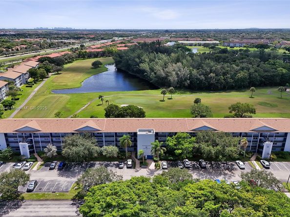 12500 SW 6th St 203N, Pembroke Pines FL 33027