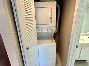 12500 SW 6th St 203N, Pembroke Pines FL 33027