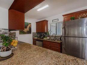 159 Lakeview Dr 102, Weston FL 33326