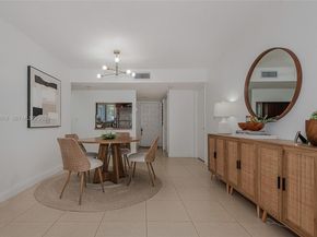 159 Lakeview Dr 102, Weston FL 33326